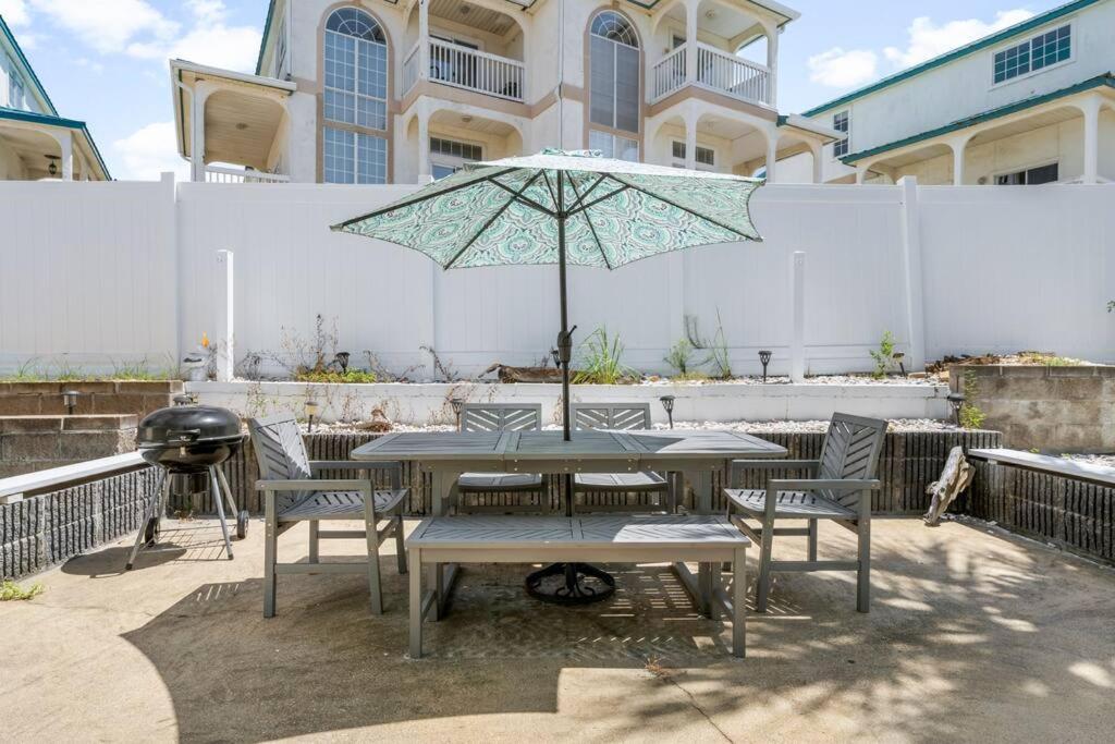 New! Steps To White Sand Beaches! Pool & Grill! 2Br 2Ba Panama City Beach Zewnętrze zdjęcie